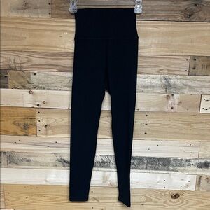 Aerie size XS Short Classic Black Chill Play Move TP-Court Stretchy Soft Legging